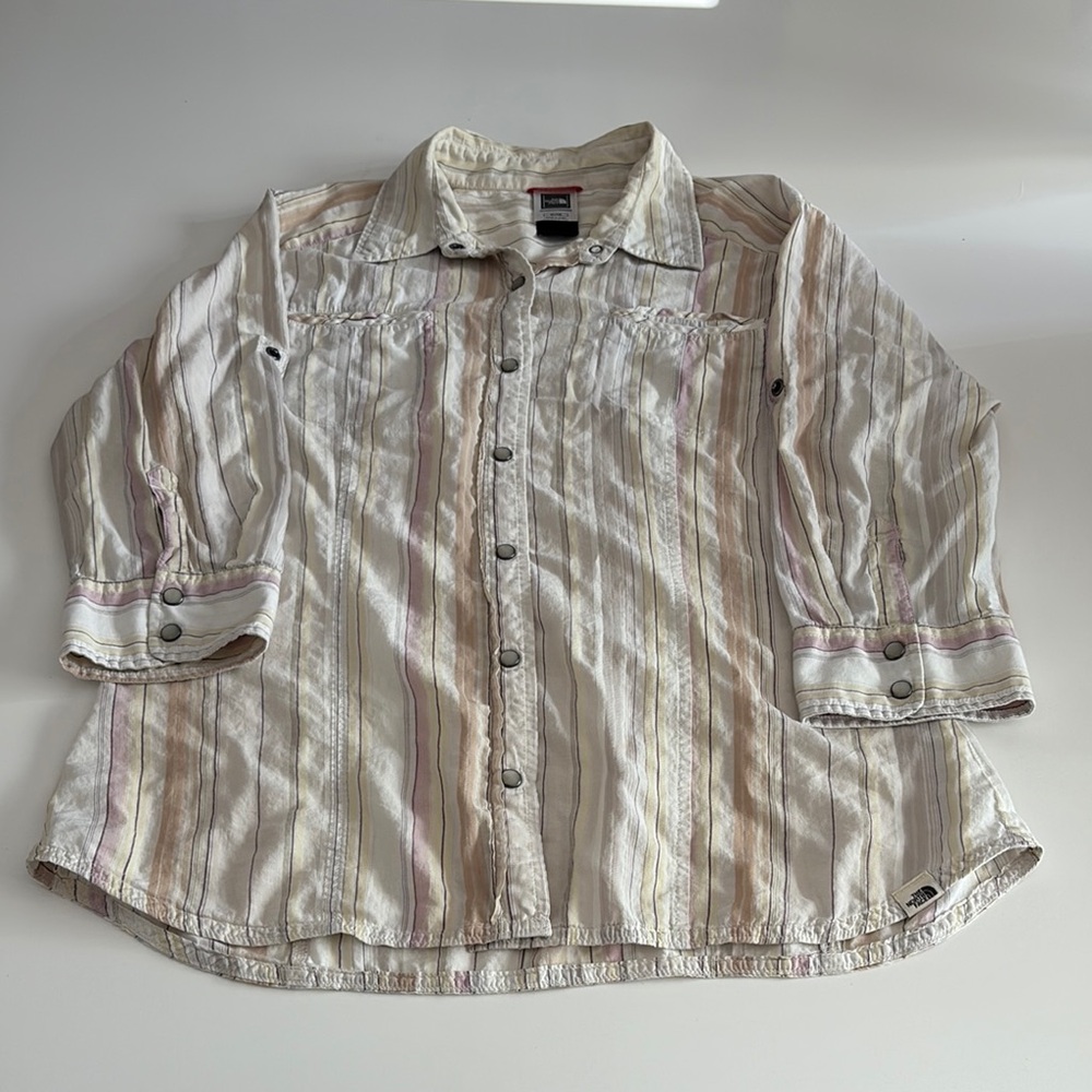 🏞️ The North Face Women’s Lightweight Button-Down Shirt – Size XL